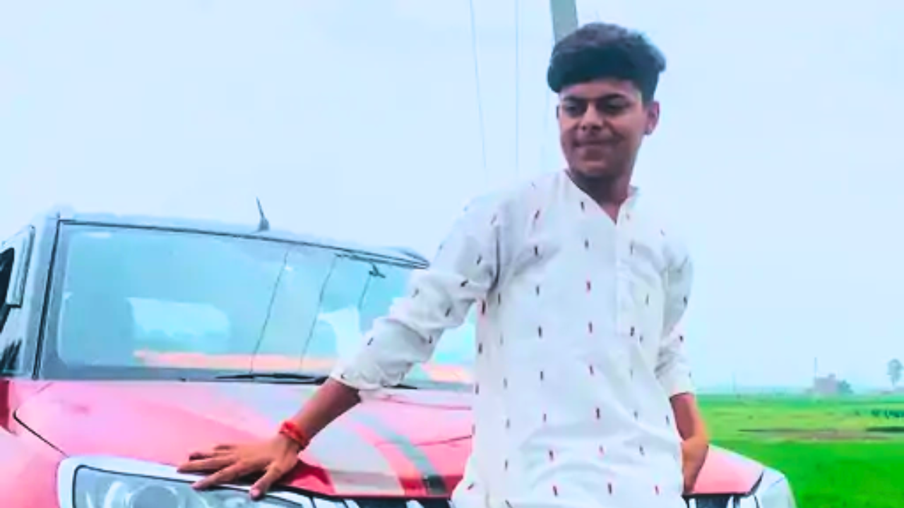 पूर्वांचल एक्सप्रेसवे पर दर्दनाक हादसा, लोकगायक Devendra Upadhyay के बेटे गौरव की मौत
